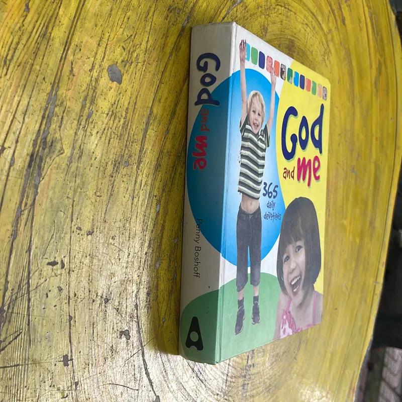 GOD AND ME 365 daily devotions 697874