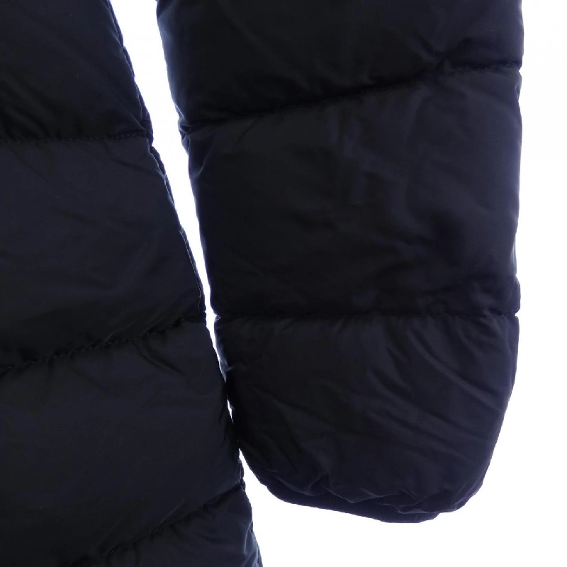 Áo khoác lông vũ MONCLER 638956