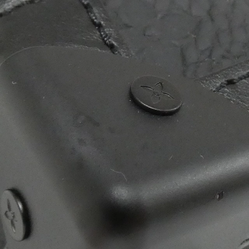 Túi xách vai Louis Vuitton Trillon Monogram Soft Trunk M55700 609948