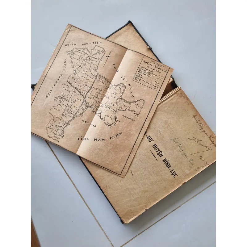 Địa dư huyện Bình Lục, xuất bản 1935, có thủ bút 1021682