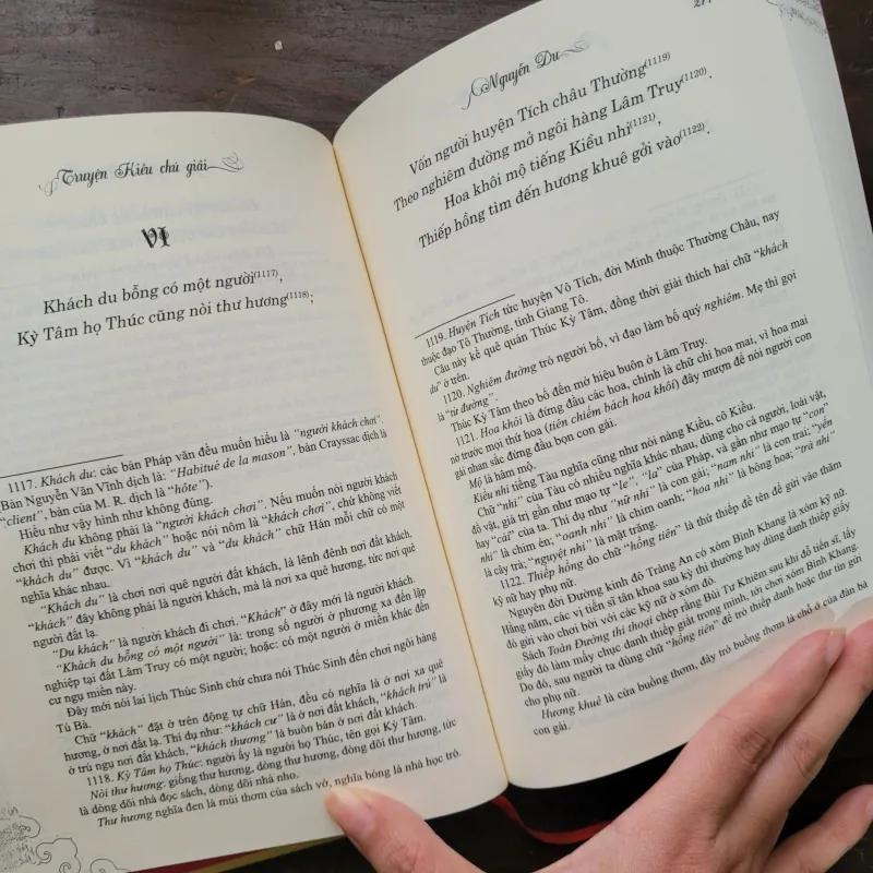 Truyện Kiều chú giải (bìa cứng) - Lê Văn Hòe hiệu đính 961598