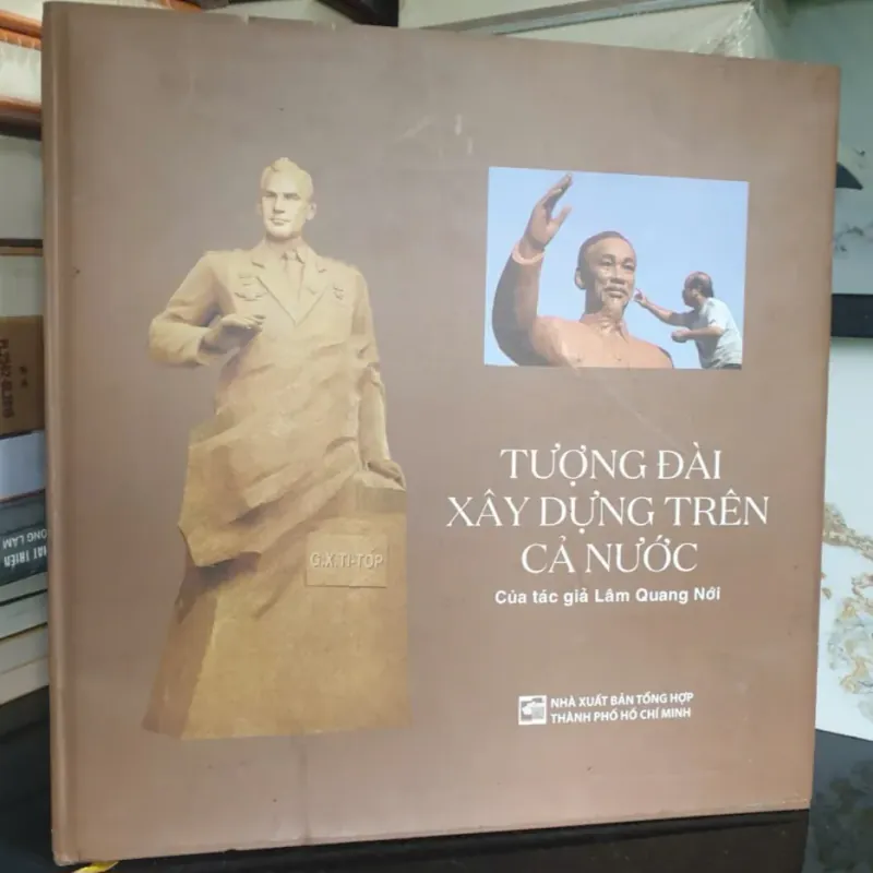 Sách Tượng Đài Xây Dựng Trên Cả Nước 681103