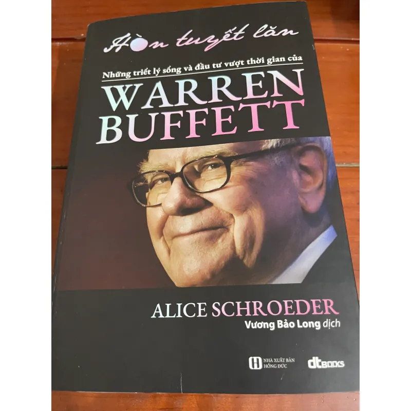Hòn tuyết lăn Warren Buffett 1042165