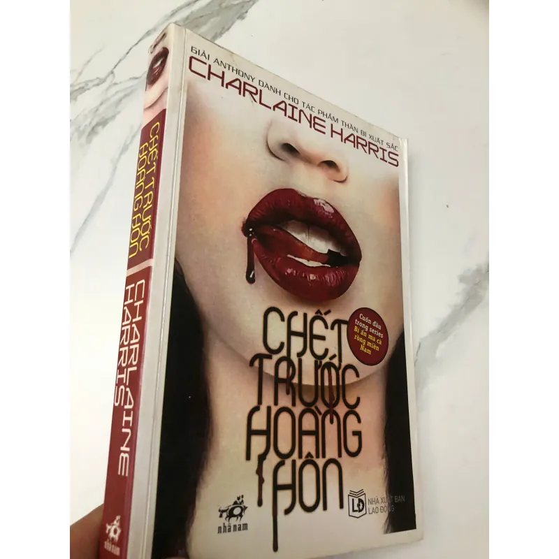 CHẾT TRƯỚC HOÀNG HÔN - CHARLAINE HARRIS 599282