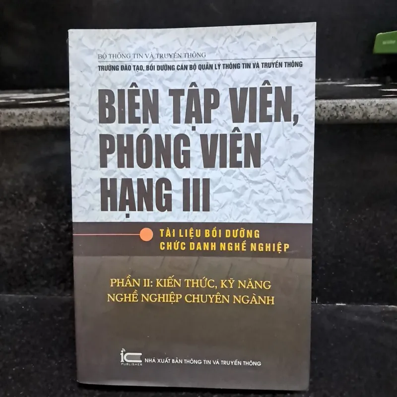 Biên tập viên,phóng viên hạng 3 1029524