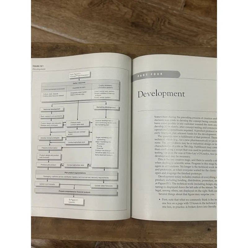 New Products Management - Crawford & Benedetto (Sách giáo trình) 750353