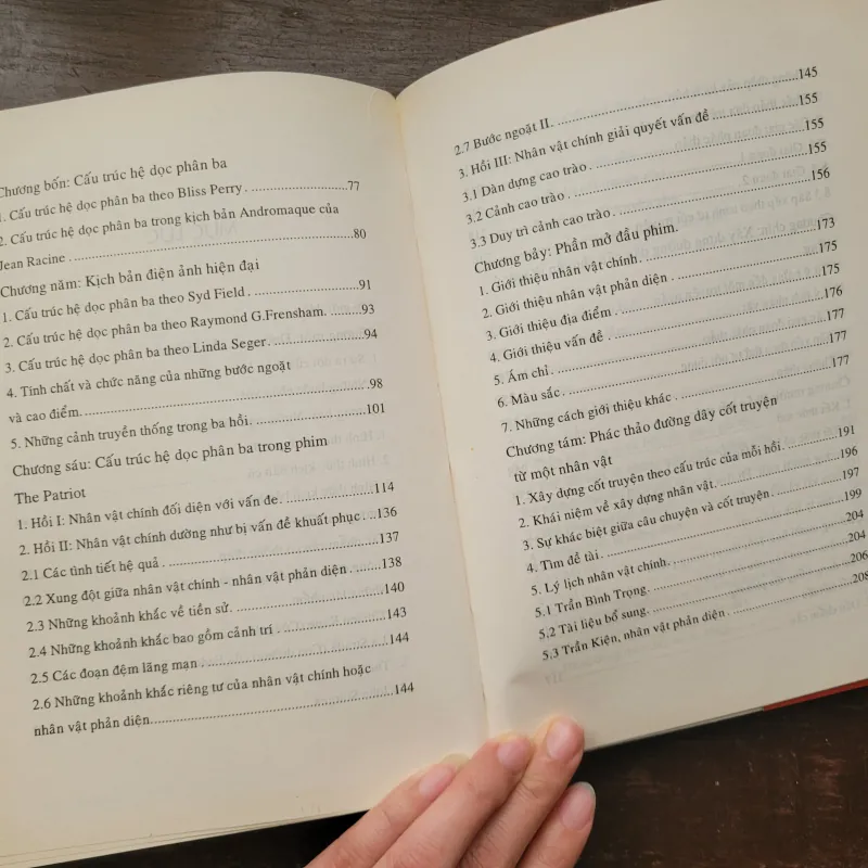 Viết kịch bản điện ảnh và truyền hình - Sâm Thương 937301