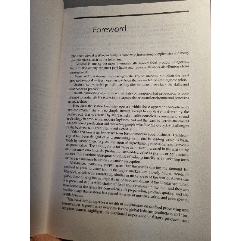 SEAFOOD PROCESSING : Adding Vakue Through Quick Freezing, Retortable Packaging, and Cook-Chilling - V. Venugopal 196160