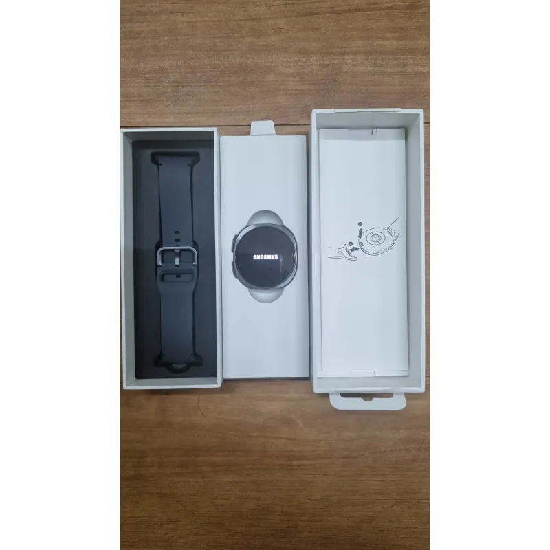 Samsung galaxy watch 8 blooth, đen, 44mm, kích hoạt 2/4 còn mới nguyên 1023395