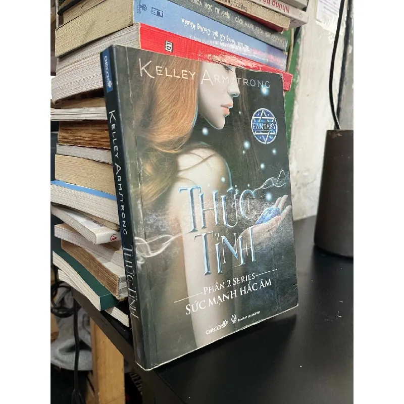 Thức tỉnh - Kelly Armstrong 574687