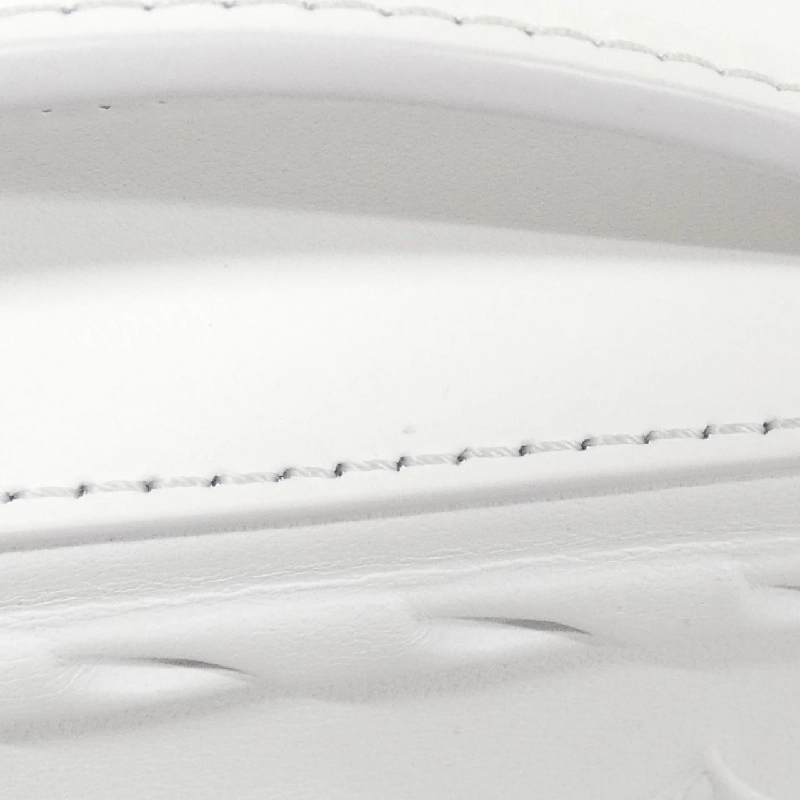 Túi xách vai Louis Vuitton LV Ornament Handle Soft Trunk M21833 609666