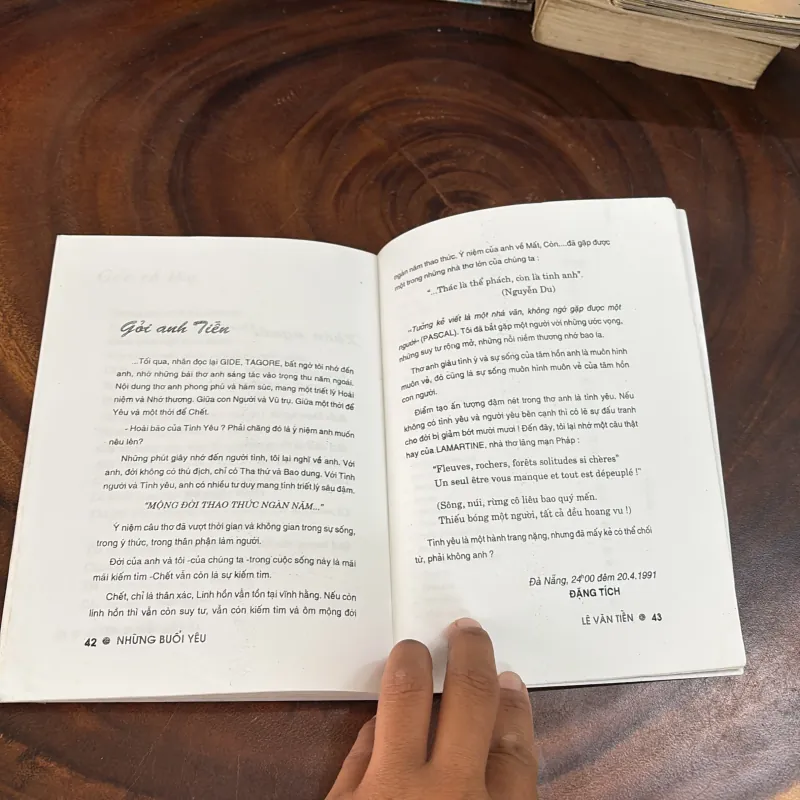 II Tựa Sách: Quảng Trị • Đà Nẵng Là… - Nhiều Tác Giả 999236