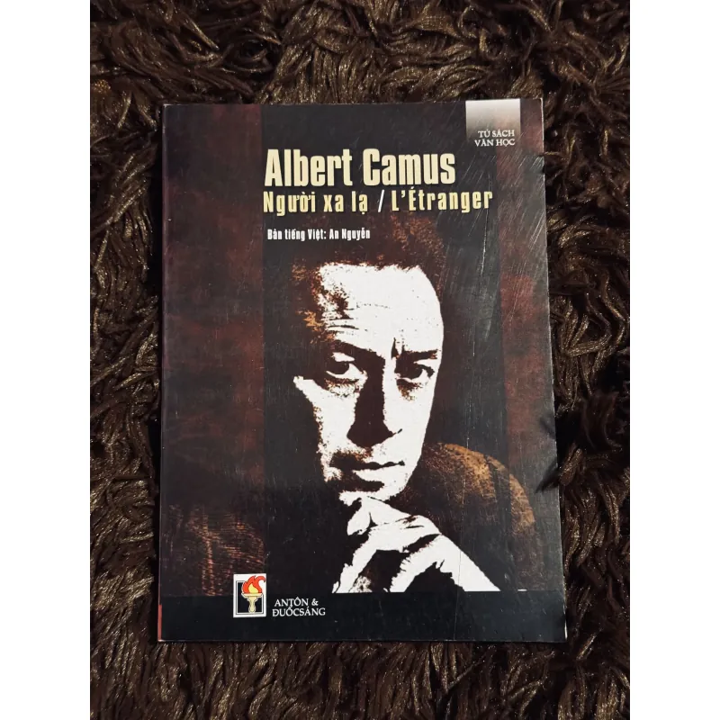 Người xa lạ 932489