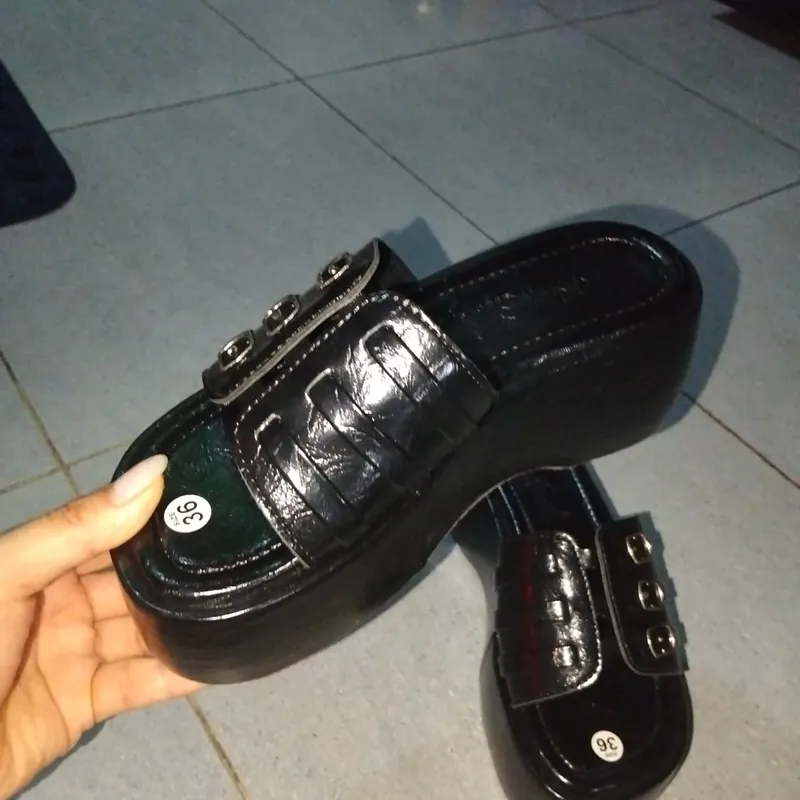 Tiếng Anh nên mình k biết đọc ghi gọn là Việt Nam  706425