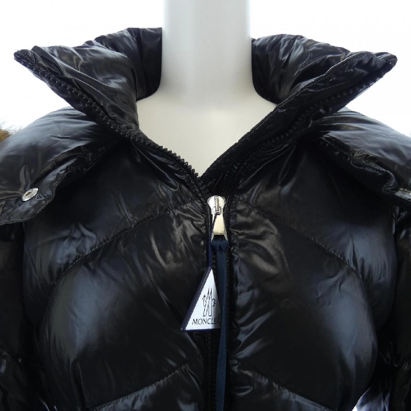 Áo khoác lông vũ MONCLER 642602