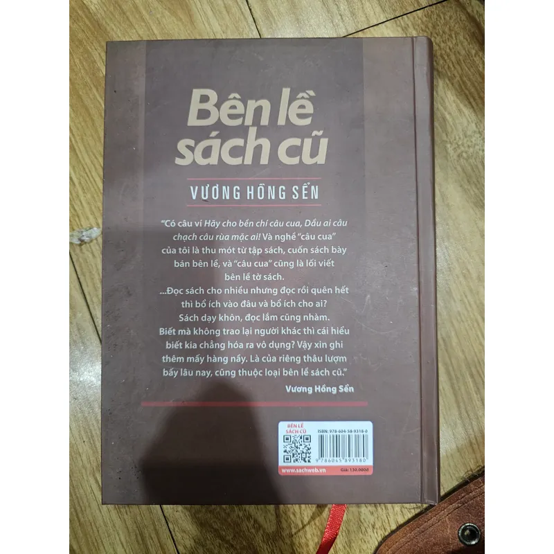 Bên lề sách cũ (bìa cứng)
 699089