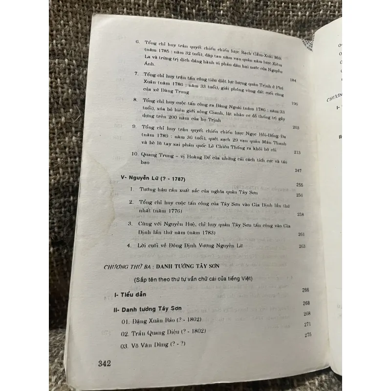 DANH Tướng Việt Nam- TRONG CHIẾN TRANH NÔNG DÂN THẾ KỈ XVIII VÀ PHONG TRÀO TÂY SƠN 1007171