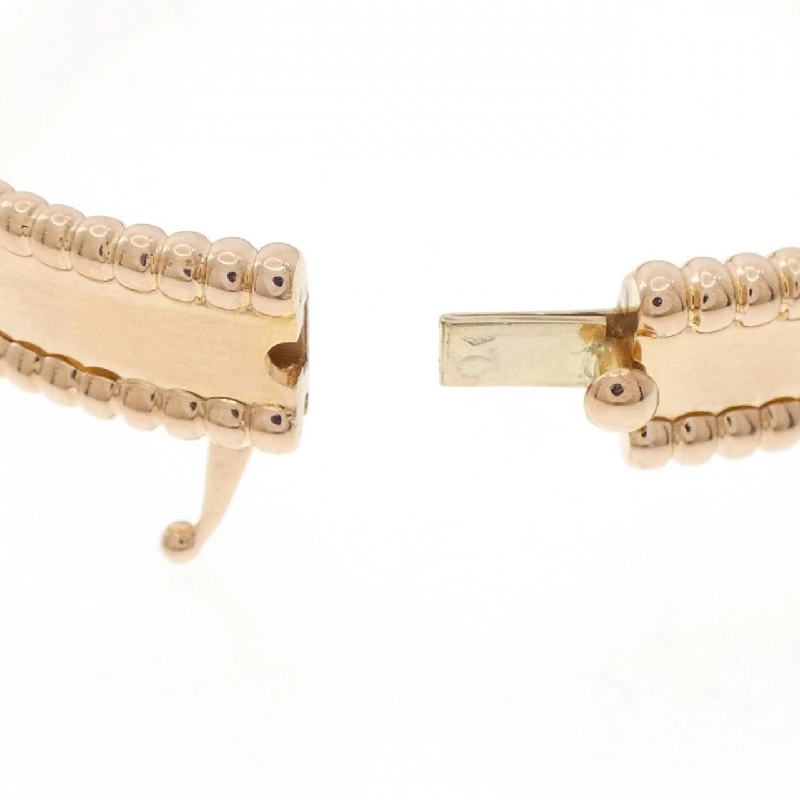 Vancleef & Arpels Perle Sincere Bangle 666554