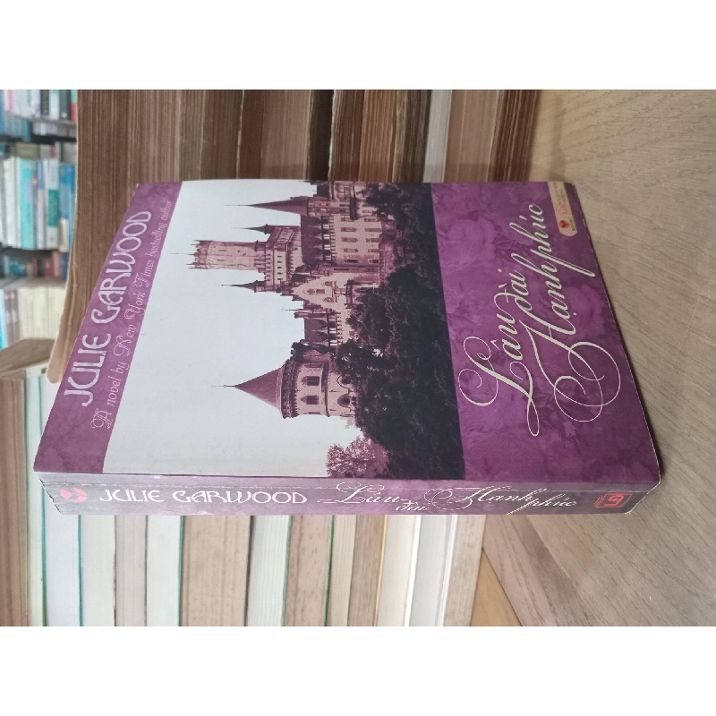 Lâu đài hạnh phúc - Julie Carwood 577107
