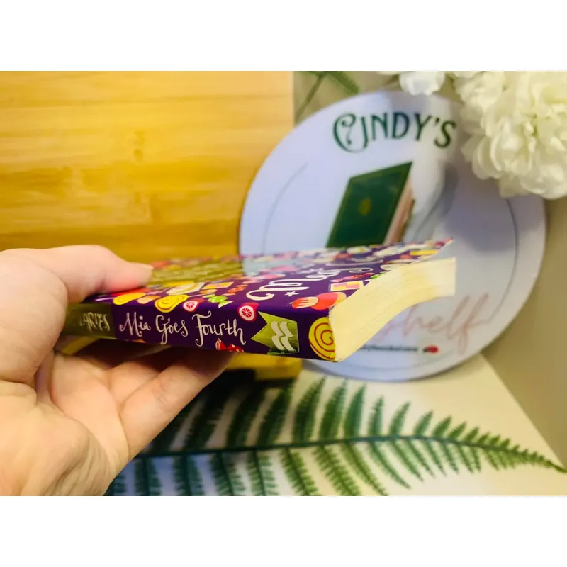 [Sách tiếng Anh 2hand] Like new 90% - 🌸 The Princess Diaries: Mia Goes Fourth – Meg Cabot 673837