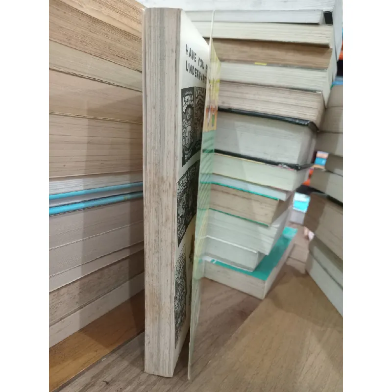 Captain underpants and the revolting revenge of the radioactive robo-boxers - Dav Pilkey 704116