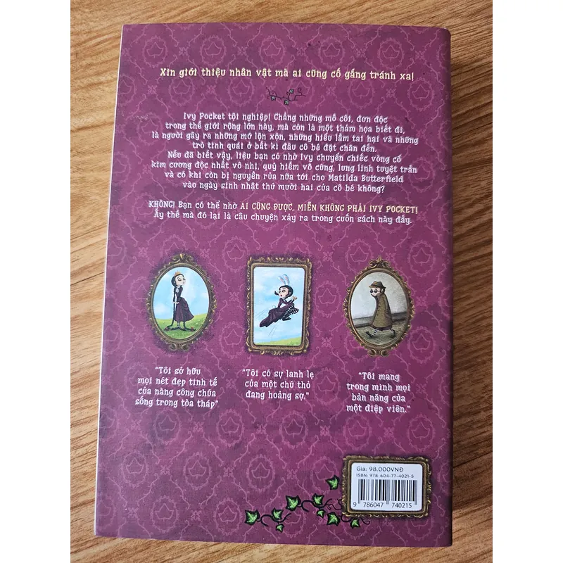Ai cũng được miễn không phải Ivy Pocket
49k 610834