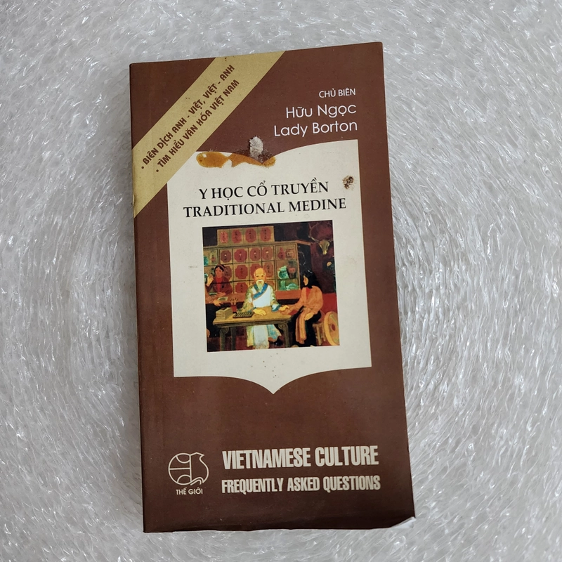 Y học cổ truyền traditional medine | Hữu Ngọc chủ biên I song ngữ Việt Anh 546209