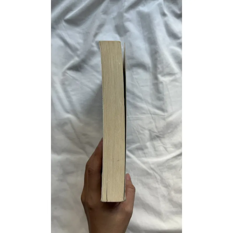 Shadow And Bone -Leigh Bardugo 790139