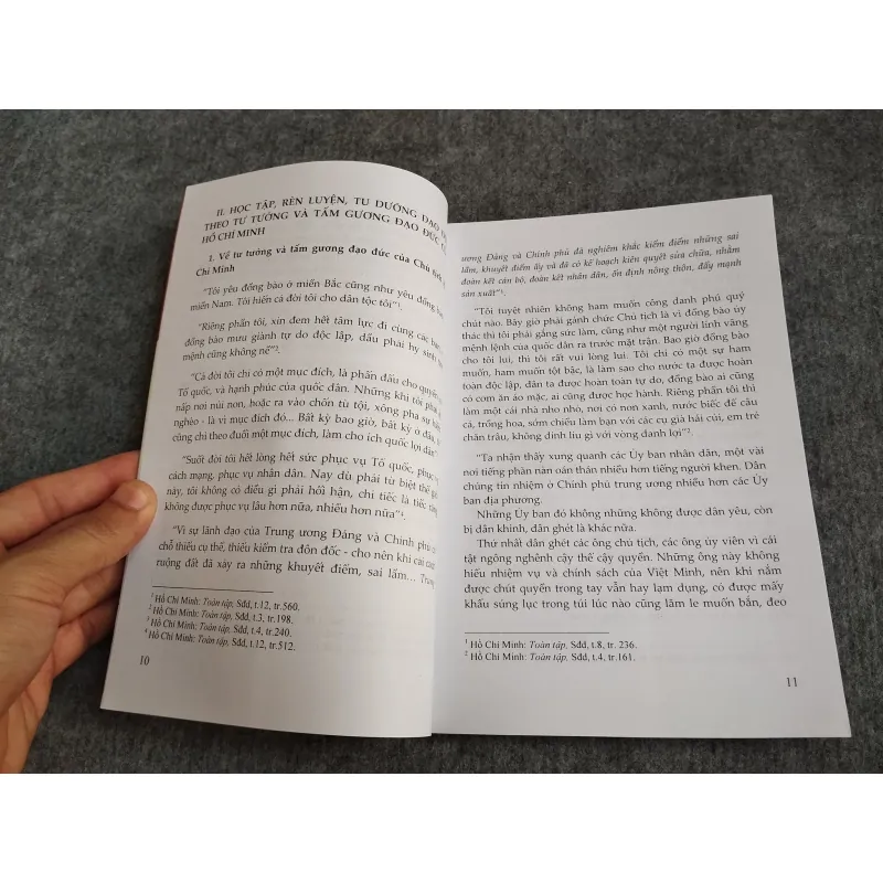 SỔ TAY TU DƯỠNG VÀ RÈN LUYỆN ĐẠO ĐỨC CỦA CÁN BỘ,  ĐẢNG VIÊN 697778