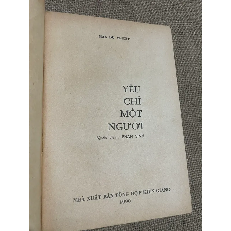 Yêu chỉ một người - Max du Veuzit 593438