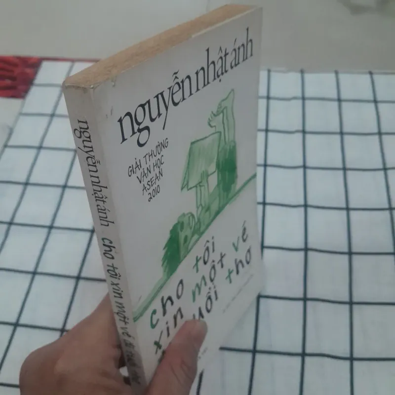 Nhà văn Nguyễn Nhật Ánh- Cho tôi xin một vé đi tuổi thơ. In lần 53 năm 2015 568944