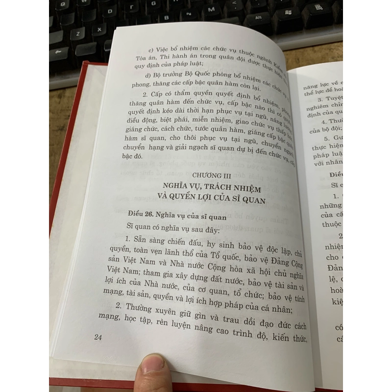 Luật sĩ quan và các văn bản thi hành luật sĩ quan. 999 460727