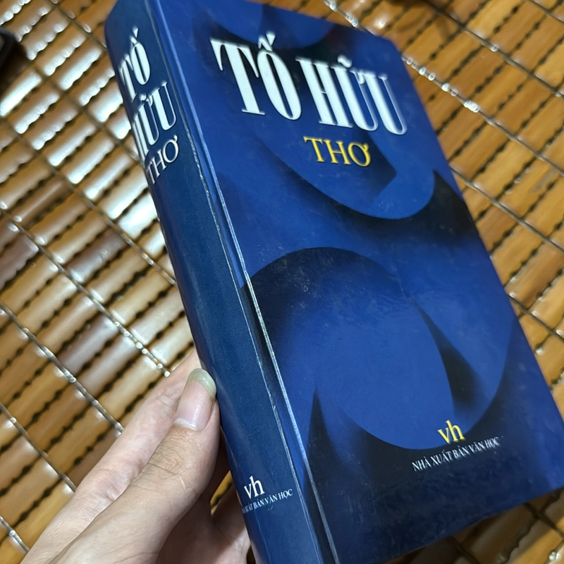 Thơ Tố Hữu - Đông Tây xuất bản 501573