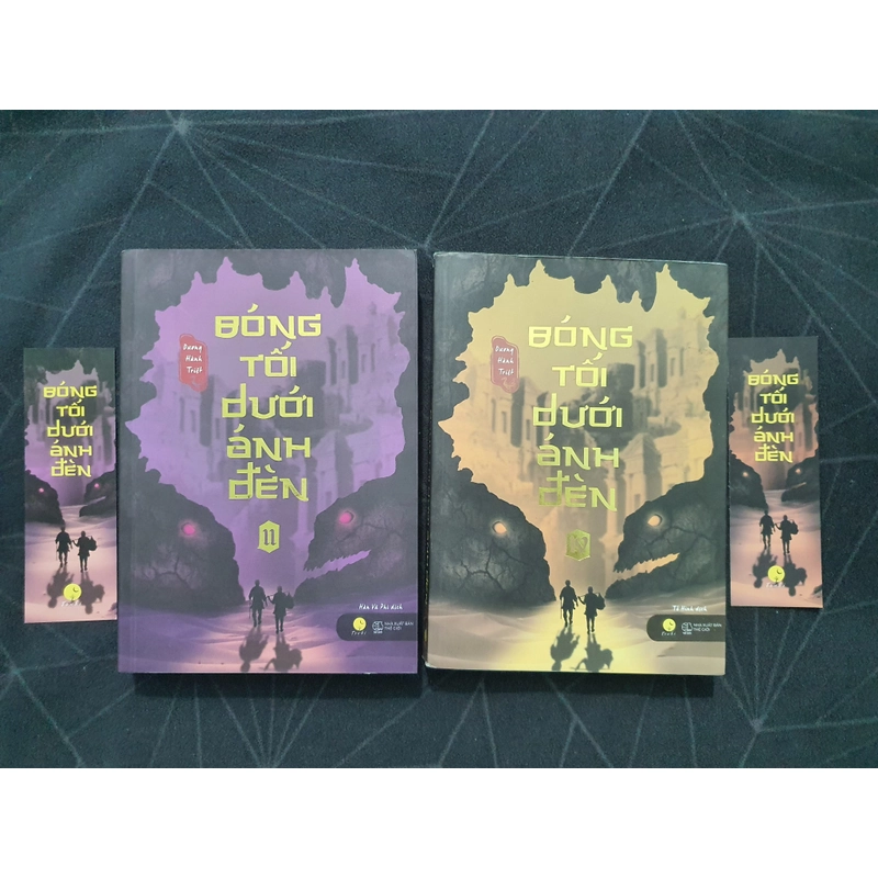 Combo "Bóng tối dưới ánh đèn" (tập 2 & 4, có mộc)- Dương Hành Triệt 476705