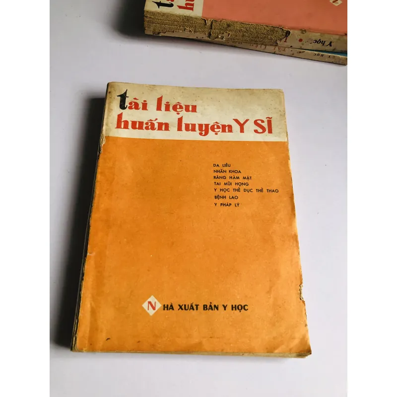 TÀI LIỆU HUẤN LUYỆN Y SĨ - Da liễu, nhãn khoa, răng hàm mặt, tai mũi họng, y học thể  700943