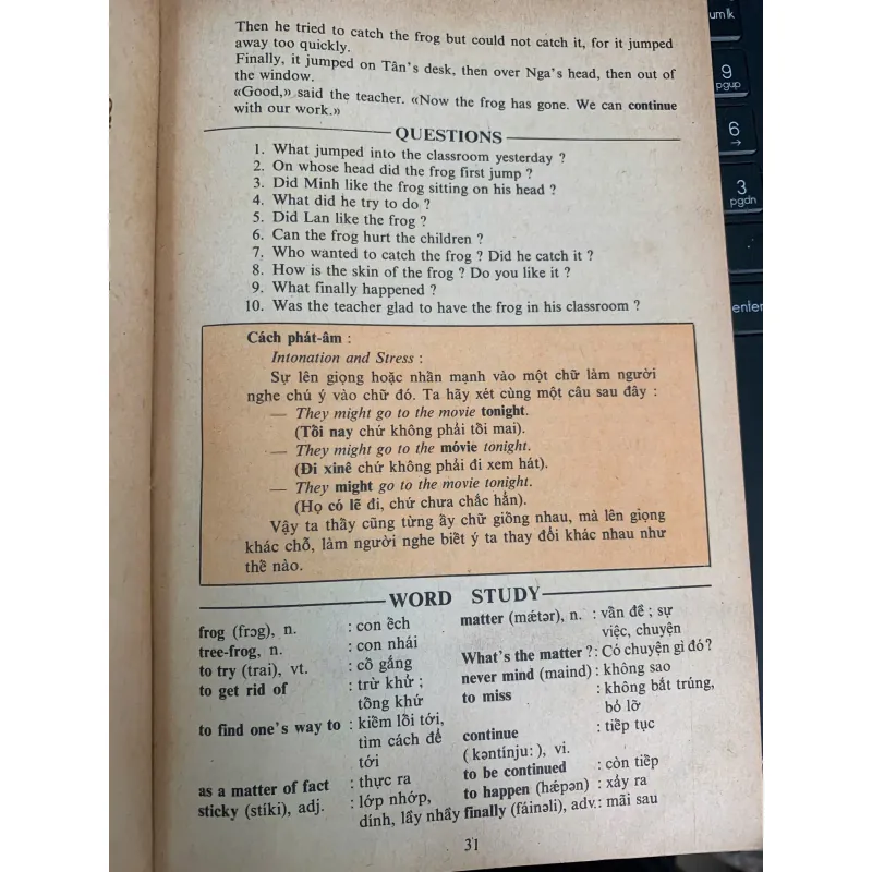 MODERN ENGLISH FOR VIETNAMESE STUDENT (BOOK THREE) - LÊ BÁ KÔNG 1043069
