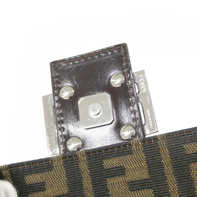 Túi xách vai Fendi Mamma Baguette 26325 - Hàng hiệu Authentic 767007