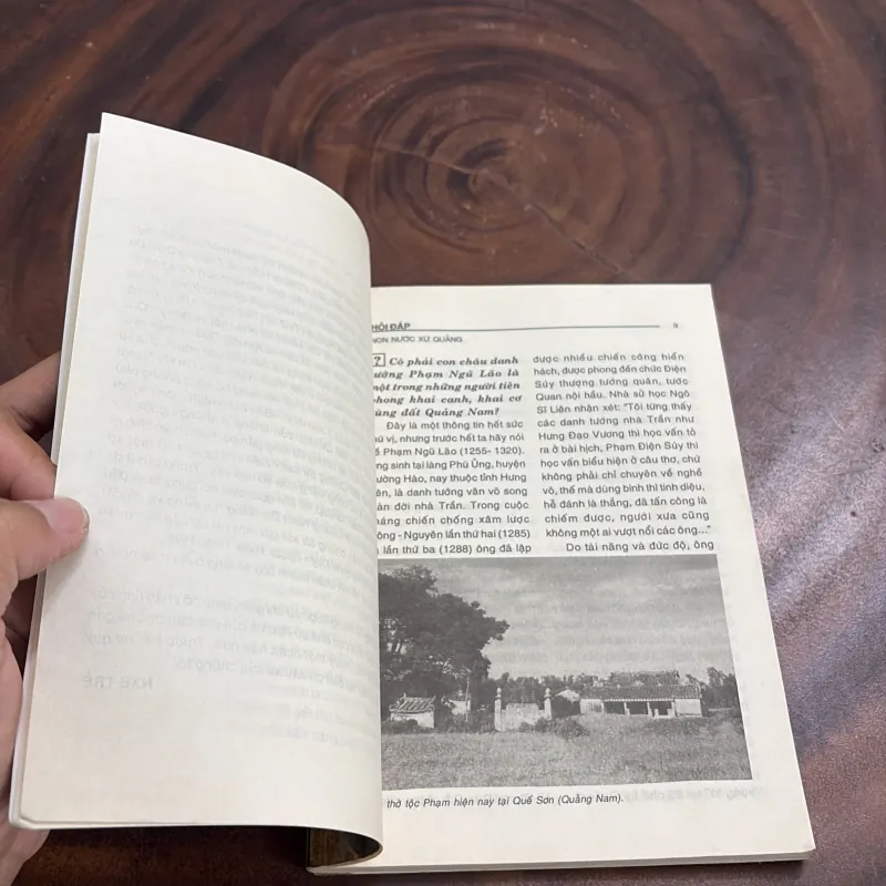 II Địa Phương: Hỏi Đáp Non Nước Xứ Quảng - Lê Minh Quốc - 2003 990778