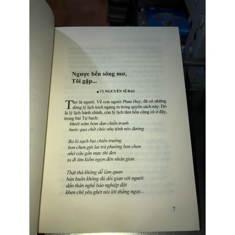 Ngược bến thành sông - Phan Huy 975491