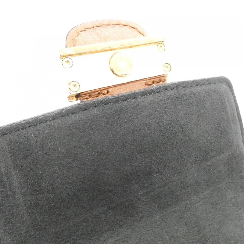 Túi đeo hông Louis Vuitton Monogram Dauphine BB M68621 609464