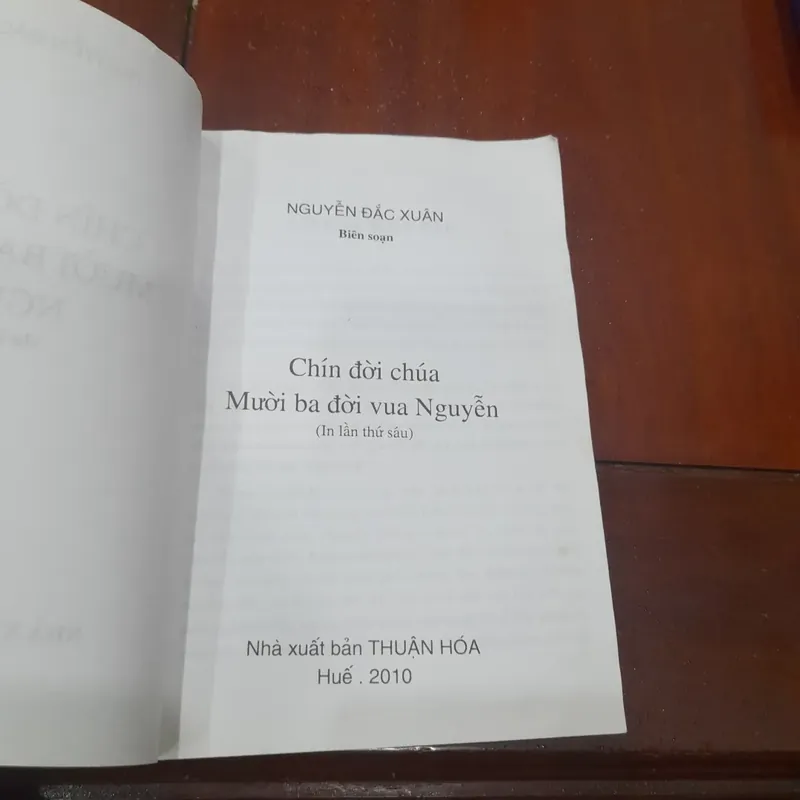 Nguyễn Đắc Xuân - CHÍN CHÚA MƯỜI BA VUA TRIỀU NGUYỄN 705439