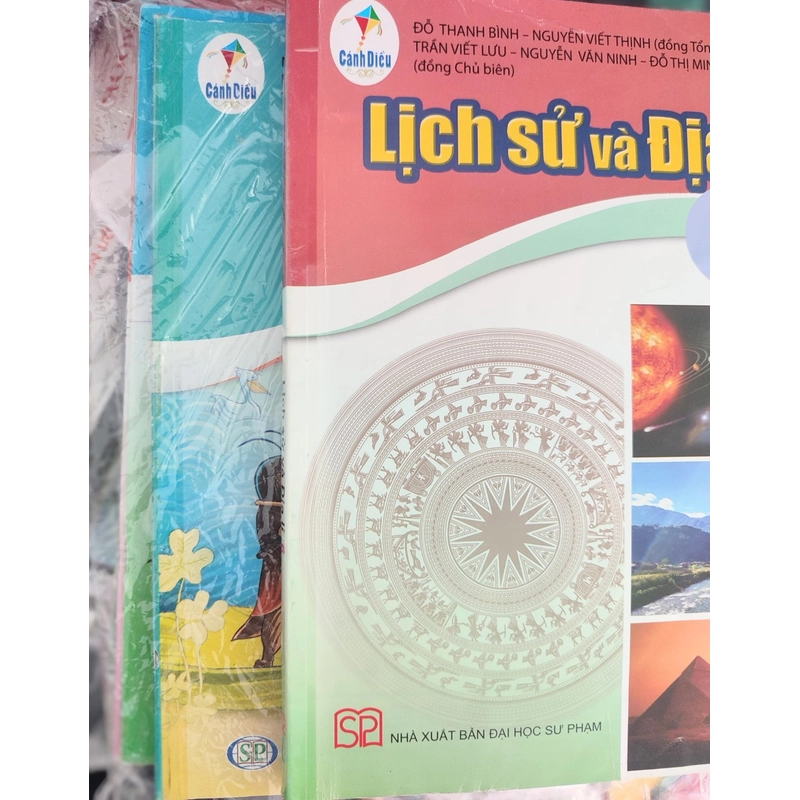 Bộ 12 quyển sách giáo khoa NXB Cánh Diều Lớp 6 224672