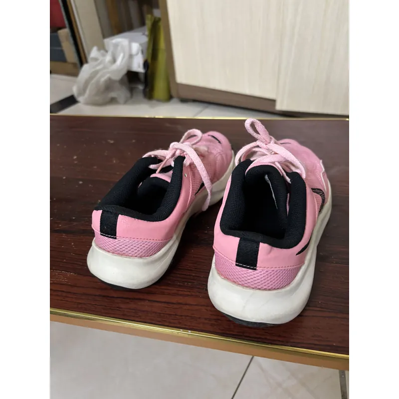 Giày Nike hồng mua tại store Japan 674884