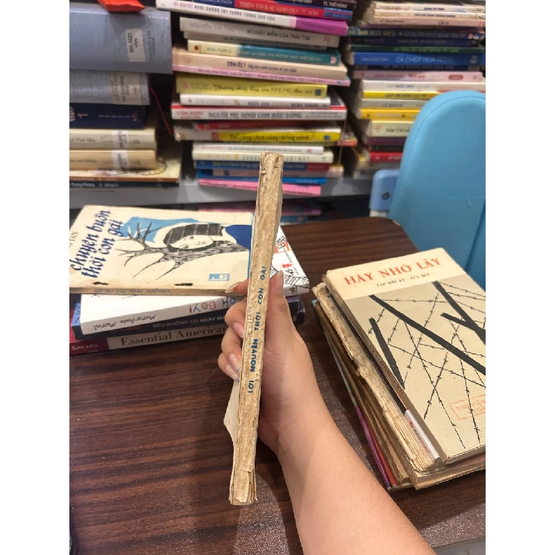 Lời Nguyền Thời Con Gái - Tập Truyện và Ký - Unknown 1000729