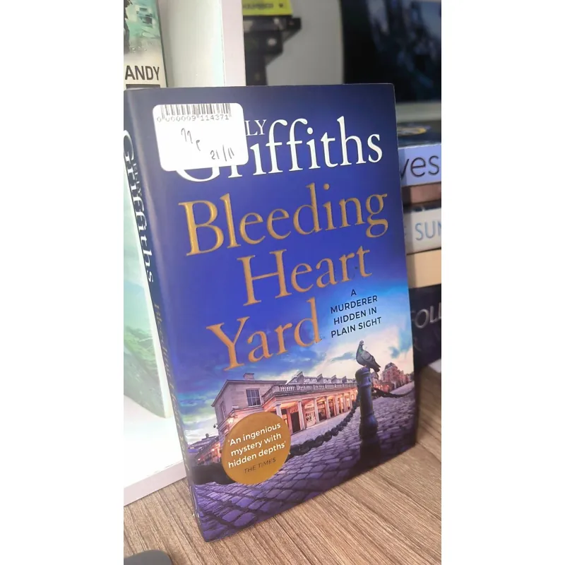 Bleeding Heart Yard by Elly Griffiths 795629