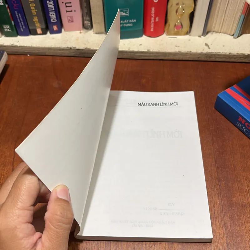 II Tập Truyện Ngắn: Màu Xanh Lính Mới - Nhiều Tác Giả - 2012 786205