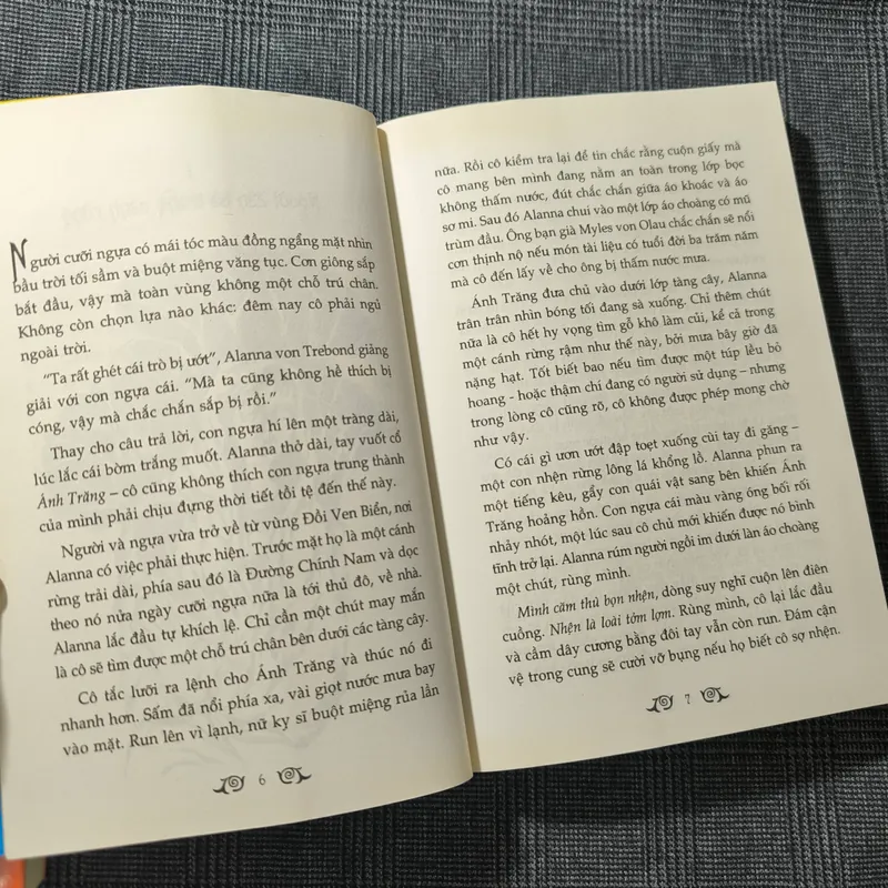 Nữ Hiệp Sĩ Alanna Von Trebond (Tập 1+2) - Tamora Pierce 713056