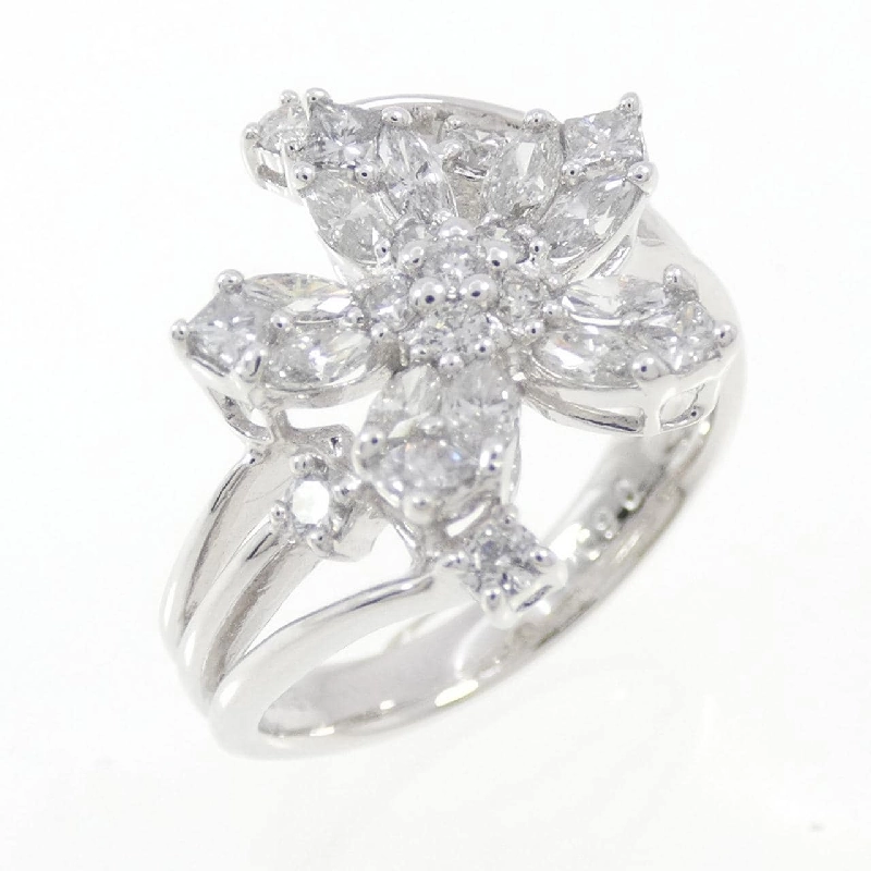 Nhẫn kim cương hoa K18WG 0.90CT 670561