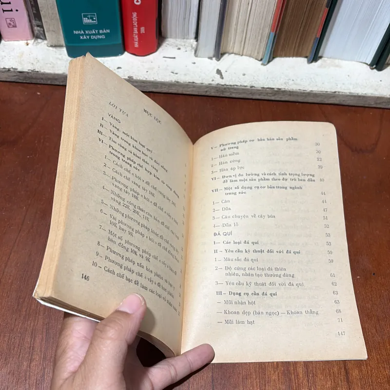 II Nữ Trang: Kiến Thức Mỹ Nghệ Nữ Trang (Kỹ Thuật Cần Hột) - Hoàng Ngọc Vượng - 1989 751389