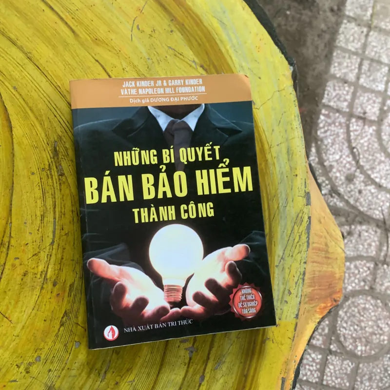 COMBO 1001 ý tưởng bảo hiểm nhân thọ & Những bí quyết bán bảo hiểm thành công 935119